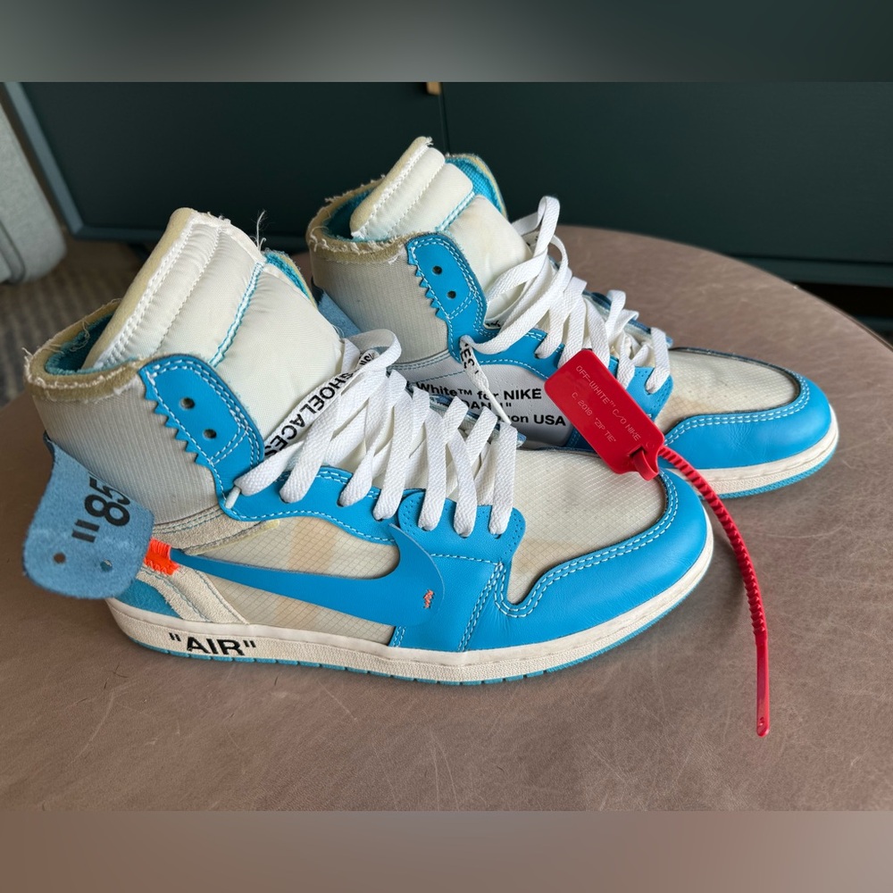 2018 Off-White x Air Jordan 1 Retro High Sneakers, Men’s 9.5